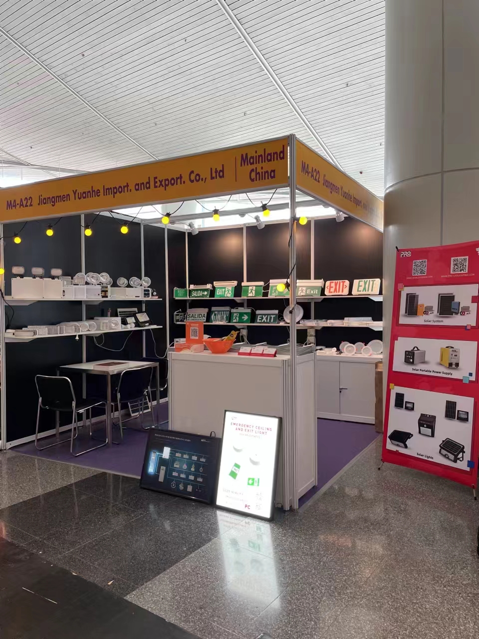 Éclairages de secours au salon international de l'éclairage HKTDC à Hong Kong